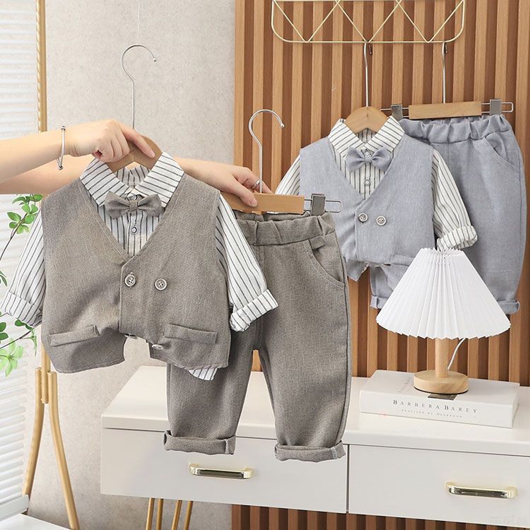 4点セット キッズスーツ 男の子 スーツ フォーマル 子供スーツ 上下セット キッズ 長袖 ベスト シャツ パンツ 洋服 七五三 子供服 赤ちゃん ベビー セットアップ おしゃれ 結婚式 入学式 入園式 卒園式 発表会 お祝い
