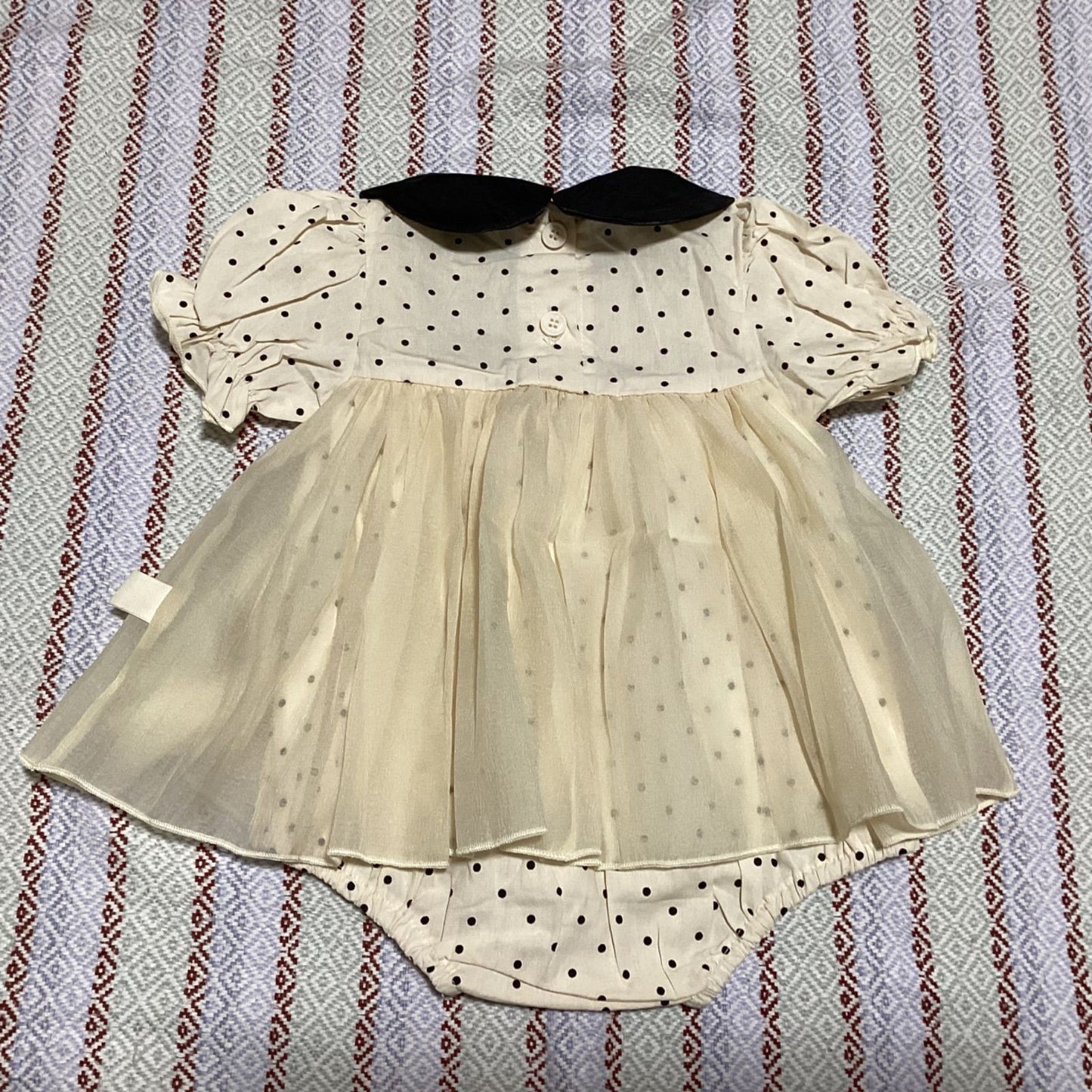 韓国 海外 輸入 ベビー服 赤ちゃん 半袖 ロンパース ワンピース チュール レース ドット柄 水玉 おしゃれ ベージュ フォーマル 冠婚葬祭 結婚式 発表会 七五三 お宮参り 100日祝い 誕生日 パーティー お出掛け 70cm 73cm 75cm 80cm