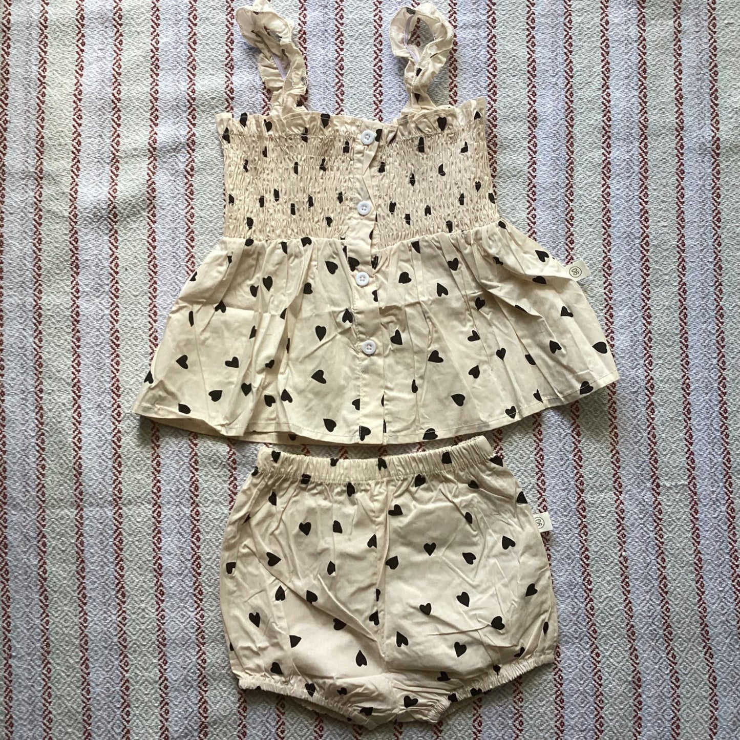 韓国 海外 輸入 キッズ 子供服 ベビー服 赤ちゃん ベージュ ハート ドット柄 水玉 セットアップ 2点セット 上下セット ブルマ パンツ付き おむつカバー お出掛け ノースリーブ キャミソール タンクトップ シャーリング 半袖 70cm 80cm 90cm