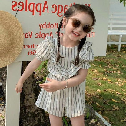 韓国 海外 輸入 子ども服 キッズ ベビー服 半ズボン 短パン パンツ サロペット オールインワン つなぎ オーバーオール セットアップ ストライプ 涼しい お出掛け ビーチ 海 バックリボン 姉妹 お揃い ツイン 130cm 120cm 110cm115cm